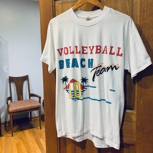 Vintage 8️⃣0️⃣’s HANDTEX Volleyball Beach Team T-Shirt